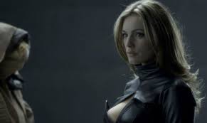 Bu arada kelly brook, skarr karakteriyle bir bölümde yer almıştır. Clatto Verata 2011 November 16 The Blog Of The Dead Kelly Brook Kelly Blade The Series