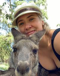 Ebony Grace Wardlaw (@ebonizagrace) • Instagram photos and videos