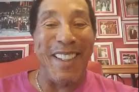 1 037 734 tykkäystä · 15 716 puhuu tästä. Motown Legend Smokey Robinson Wildly Mispronounces Chanukah In Cameo Video City Slang