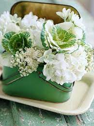 Il prodotto nell'immagine è nel formato medio. Floral Display Idea White Green Tribute Ceremony Memorial Funeral Xomemories Centrotavola Estivi Bellissimi Fiori E Composizioni Floreali
