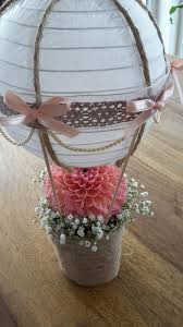Berriesandbuttercup Diy Tischdeko Aus Heissluftballon Und Blumen Diy Hochzeitsgeschenk Geschenkideen Geschenke