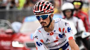 Leclerc s'offre la deuxième course, martins sur le podium. Tour De France Leclerc Va Remplacer Carrefour Sur Le Maillot A Pois Eurosport