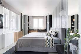 Дизайн спальни 18 кв м с двумя окнами