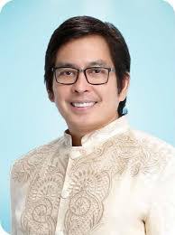 Alyson Fernandez's Instagram, Twitter & Facebook