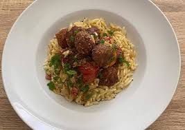 Add meatballs, broth and wine; Italian Meatballs With Orzo Pasta And Chilli Recipe By Recipes From My Travels Cookpad