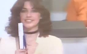 Attiva in rai fin dagli anni novanta , ha condotto i principali programmi sportivi della televisione pubblica, come la domenica sportiva e 90º minuto. Paola Ferrari Quando Enzo Tortora Fece Quella Proposta Che Le Ha Cambiato Il Destino Marida Caterini Tv Intrattenimento Informazione Talk Show