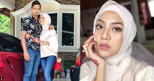 Jika dahulu mawar rashid dan suami, raf yaakob bercuti berdua, kini pasangan terkenal ini menikmati percutian ke bali sekali lagi tapi kali ini bersama anak. Bekas Isteri Raf Yaakob