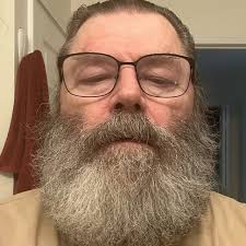 Bill Gates: Climate change advocate with a very high carbon footprint? 🛩️  Gates owns 4 private jets worth $194M, flying more than once a day