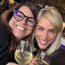 This is what it looks like when clients turn into friends turn into  favorite people you can't get enough of! Forever in your corner, love you  and us so much @elissagoodman 💋💃🏾💃🏾#womensupportingwomen