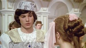 Kde se natáčel film tři oříšky pro popelku, ve kterém účinkují libuše šafránková, pavel trávníček, rolf hoppe, jan libíček. Tri Orisky Pro Popelku Jeanna Leanne