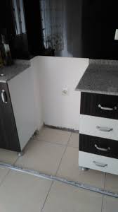 Bu nedenle dolap imalatınız yapılırken gaz borularının servis personelinin ahşap kesimi, tezgah kesimi, duvarda baca deliği açılması. Mutfak Mermeri Kismi Firin Icin Bos Birakilmis Yardim