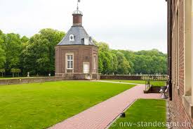 Ein wunderschönes schloss mit atemberaubenden schlossgarten. Heiraten Im Standesamt Schloss Nordkirchen Standesamt Nrw