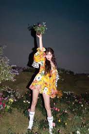 If you are interested in flower shower diy, aliexpress has found 2,366 related results, so you can. Pin By Mia Yazmiin On Hyuna Hyuna Fashion Flower Photoshoot Flower Shower