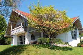 A selected list of current properties from our portfolio for buy a house follows. Starnberger See Villa Mit Seezugang Und Baderecht Astrid Kaiser Immobilien Starnberg Berg Am Starnberger See