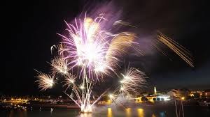 Attention, beaucoup de feux d'artifice ont été annulés cette année à cause de la crise sanitaire. Feux D Artifice Le Secteur Fragilise Par Les Annulations De Festivites Cet Ete