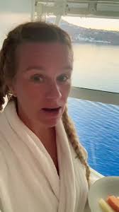 PrettyJuls Travel & Living