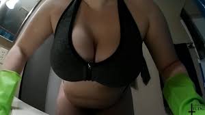 Unaware Giantess Bathroom Cleaning - xMonter.com