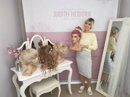 Because finding a curly hair salon you can trust is difficult. Judith Heidorn Weddinghair Academy