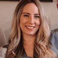 Stephanie Edson's Instagram, Twitter & Facebook