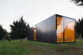 Hochglanzminimalismus Modulbau In Portugal Schwimmende Hauser