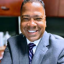 🎊Un día como hoy cumplo 50 años de mi para mí y con orgullo lo digo...🎊  Gracias Dios por un año más de vida y por siempre guiarme en vida personal,  profesional