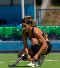 Con el espíritu aguerrido y ganador de jugadoras como magui aicega, luciana aymar, la idea es mantener la mística que supo conseguir la selección. Vicky Granatto Una Leona Suelta En El Patio De Su Casa Deportes