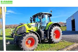 Claas AXION 810 Tractor