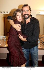 Στην αθήνα ήρθα με το δεξί γιατί πριν τελειώσω την σχολή βρήκα στον δρόμο μου, από οντισιόν, τον γιώργο μιχαηλίδη, αυτόν τον τεράστιο θεατράνθρωπο. H Spania Emfanish Me Thn Talantoyxa Syzygo Kai Thn Korh Toys People Amp Style Eidhseis