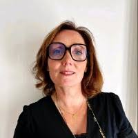 100+ Profile mit dem Suchbegriff „Favreau“