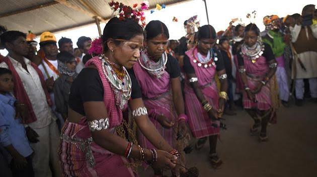 Photos: The tribal way to Tinder before Holi in Madhya Pradesh | Hindustan Times