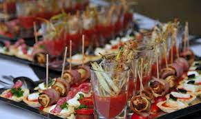 Surprenez vos invités en leur proposant des chips « home made », des verrines originales, des salades multicolores ou encore. Recettes De Buffet Et D Aperitif Dinatoire