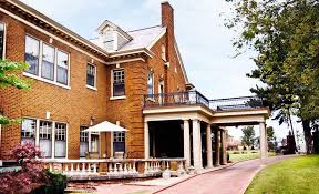 Jove Never Stayed At A B Always Thought Bit Might Be Weird Like Sleeping In A Strangers House The Kennedy Mansion In Tulsa Is So Beautiful Thou Pinterest