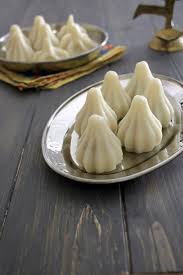 Ukadiche Modak Steamed Modak Spice Up The Curry Recipe Modak Recipe Recipes Food Carving
