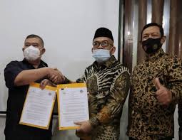 Jun 07, 2021 · mahasiswa universitas sebelas maret (uns) solo yang tergabung dalam aliansi sebelas maret anti korupsi (semarak) memajang keranda jenazah saat aksi bertajuk selamatkan kpk di solo, jawa tengah. Disdik Aceh Jalin Kemitraan Dengan Poltekpel Malahayati Breaking News Mediaaceh Com