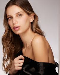 First street session of the summer! Big thanks to Connor and Justin for  helping with this collaboration shoot. • Model