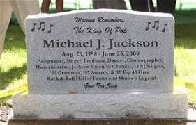 Michael Jackson Buried In Forest Lawn Memorial Park California Usa Michael Jackson Grave Famous Tombstones Famous Graves