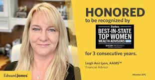 Donna Hillman's Instagram, Twitter & Facebook