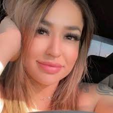 Michelle Brezler's Instagram, Twitter & Facebook