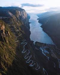 This is hardly surprising considering the spectacular rock formations the pulpit rock (preikestolen) and kjeragbolten, the latter of which is a prime destination for base jumpers. Lyseboten Norway Mountain Road 9gag