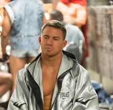 Don't miss out on the conceived and directed by channing tatum, magic mike live is an unforgettably fun night of. Magic Mike Xxl Dicke Hose Im Frozen Yogurt Wagen Welt