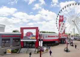 Let us help you begin your day in niagara falls canada by booking one of our popular family fun package. Boston Pizza Niagara Falls 4950 Clifton Hl Menu Prices Restaurant Reviews Tripadvisor