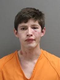 Man accused of kicking in door, stabbing man with keys