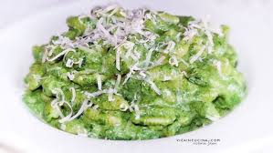 I ravioli ricotta e spinaci sono uno dei primi piatti più amati nel nostro paese. Pasta Con Crema Di Spinaci Ricetta Con Foto E Procedimento Passo Passo