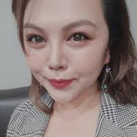 Alison Lo's Instagram, Twitter & Facebook