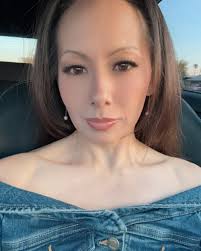 Lisa Marie Barton (@momarchtator) • Instagram photos and videos