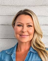 Amber Holle-Real Estate Salesperson with Venture Realty Partners