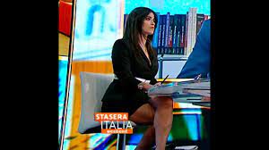 Si tratta di un talk show dedicato ad una serie di tematiche, come ad esempio l'attualità, la. Veronica Gentili Cosce Da Infarto A Stasera Italia 22 02 2020 Youtube