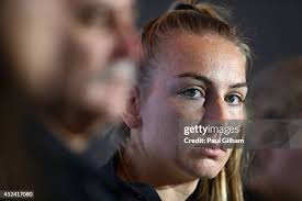 1,759 Elizabeth Thompson Photos & High Res Pictures