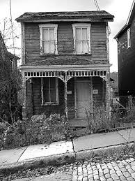 Little House In Mckeesport Pa Old Abandoned Buildings Abandoned Mansions Old Abandoned Houses