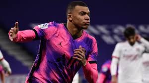 La prétention, c'est plutôt de se vanter de viser des choses qui ne sont pas du tout à ta portée, qui ne sont pas pour toi. I Ll Talk When I Ve Made My Mind Up Mbappe Claims There Has Been No Movement Over New Psg Contract Goal Com